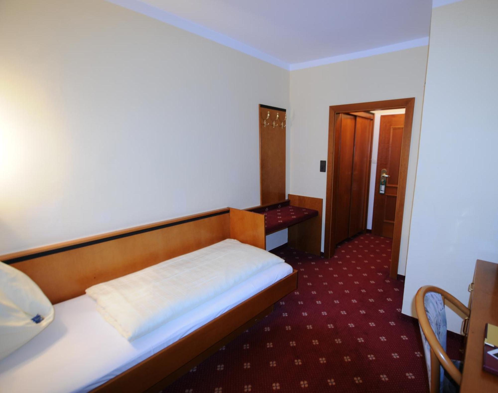 Parkhotel 바트슐러바흐 외부 사진