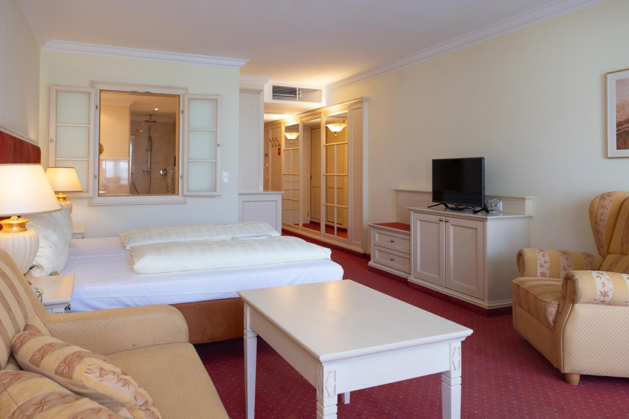 Parkhotel 바트슐러바흐 외부 사진