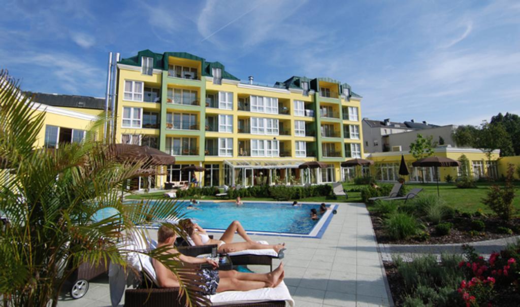 Parkhotel 바트슐러바흐 외부 사진