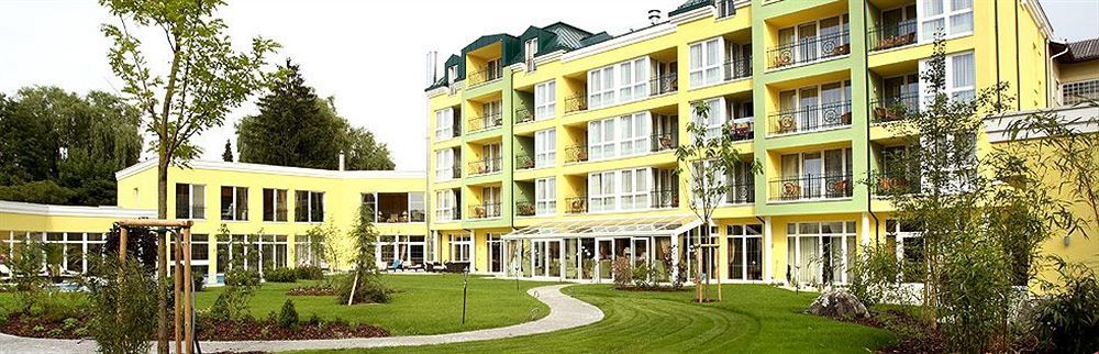Parkhotel 바트슐러바흐 외부 사진